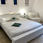 Iosub & - House In Koumbara