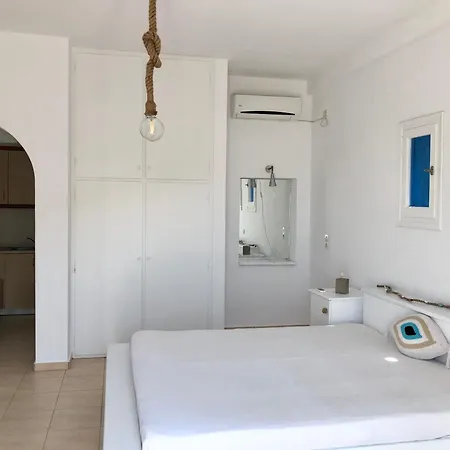 Iosub & - House In Koumbara Apartamento *